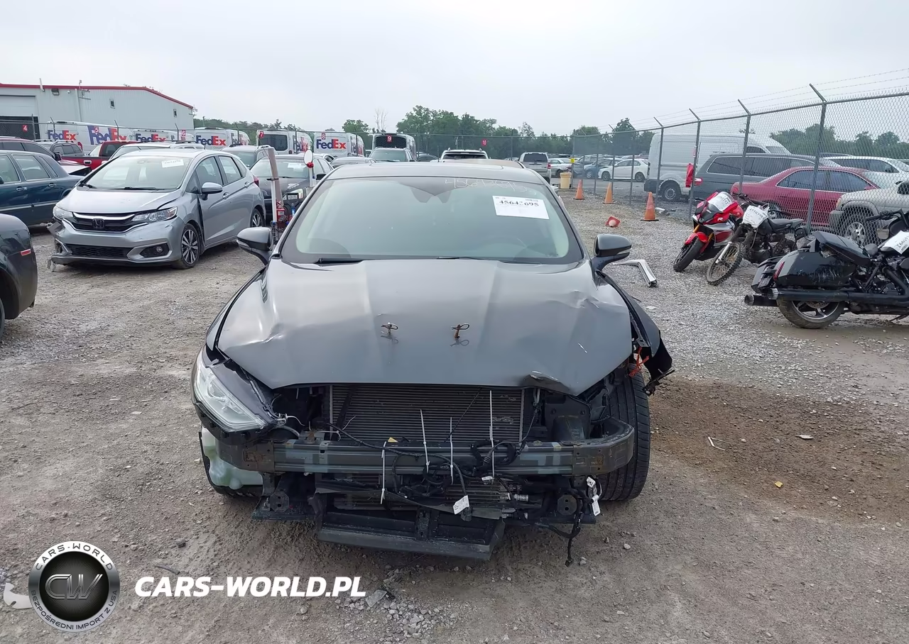 2018 Ford Fusion Hybrid Titanium VIN:3FA6P0RU6JR185917 - 12