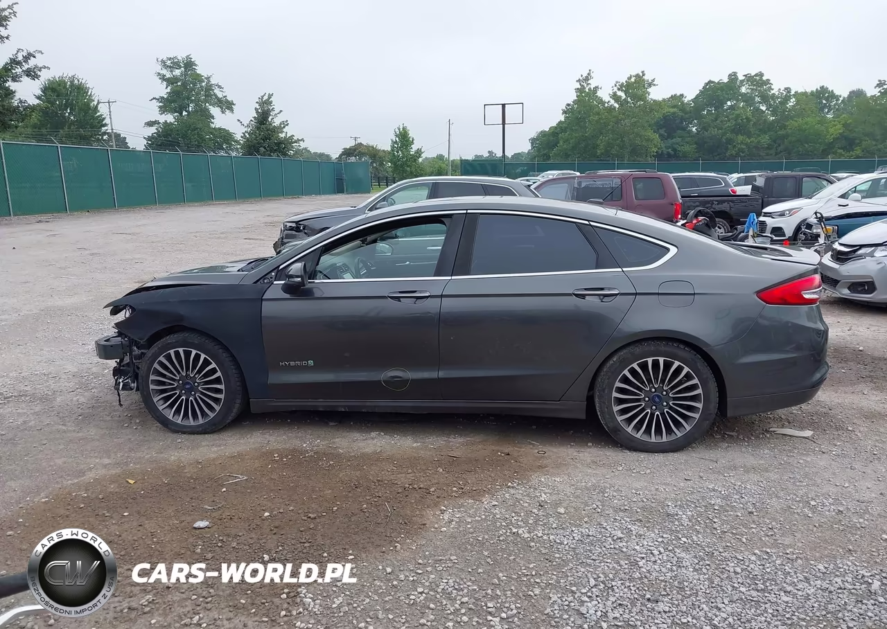 2018 Ford Fusion Hybrid Titanium VIN:3FA6P0RU6JR185917 - 14