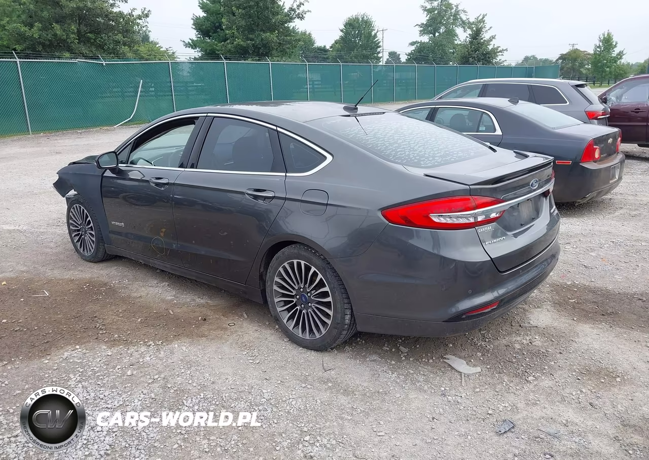 2018 Ford Fusion Hybrid Titanium VIN:3FA6P0RU6JR185917 - 3
