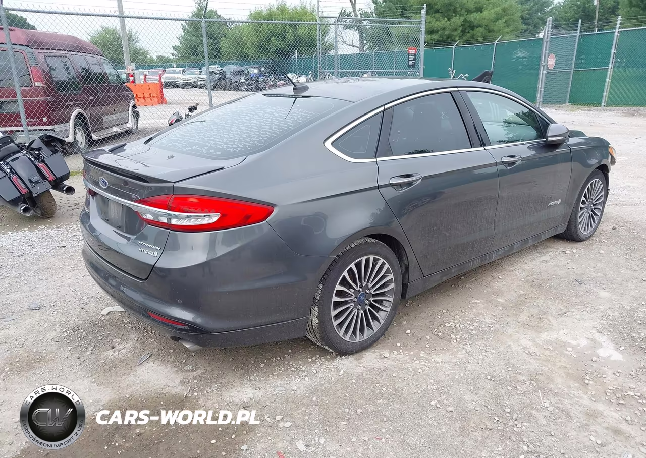 2018 Ford Fusion Hybrid Titanium VIN:3FA6P0RU6JR185917 - 4