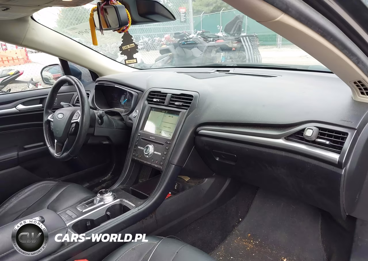 2018 Ford Fusion Hybrid Titanium VIN:3FA6P0RU6JR185917 - 5