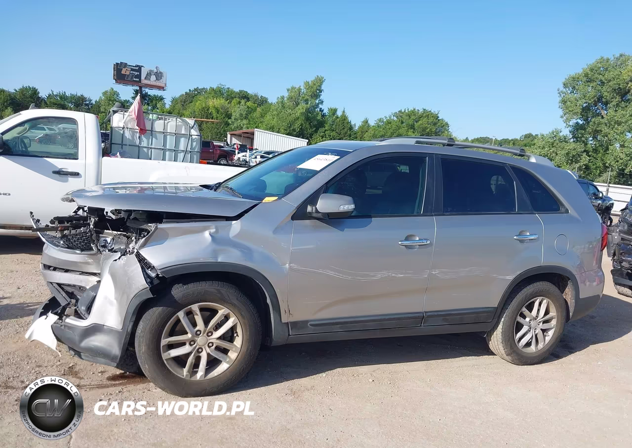 2014 Kia Sorento Lx VIN:5XYKT3A67EG447947 - 14