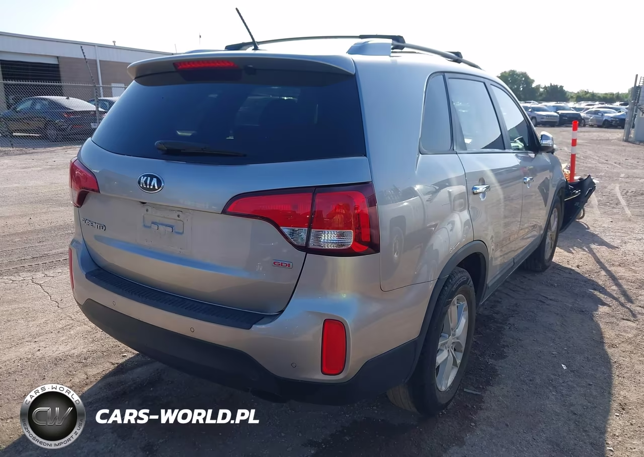 2014 Kia Sorento Lx VIN:5XYKT3A67EG447947 - 4