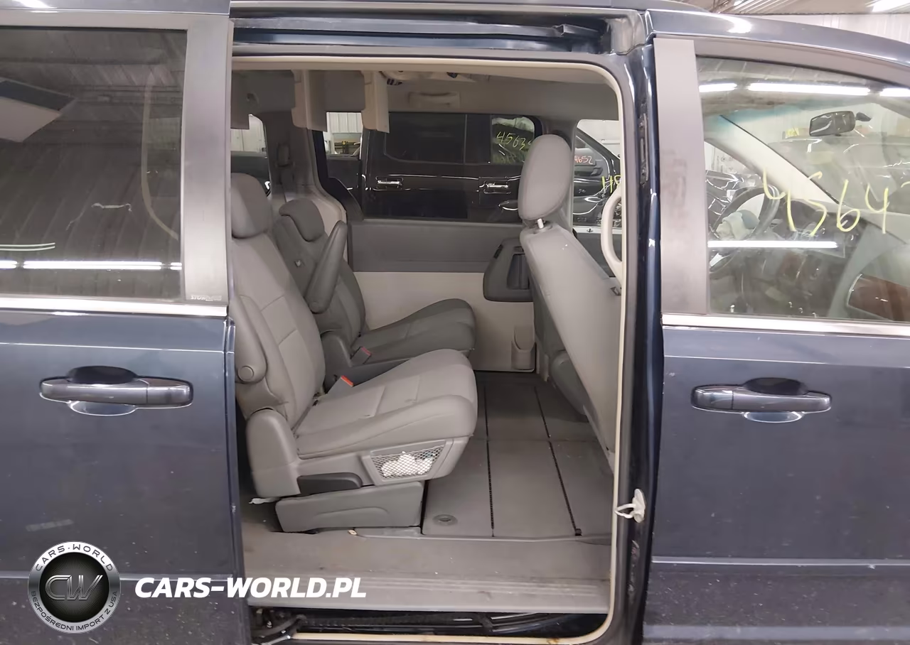 2008 Chrysler Town & Country Touring VIN:2A8HR54PX8R761772 - 8