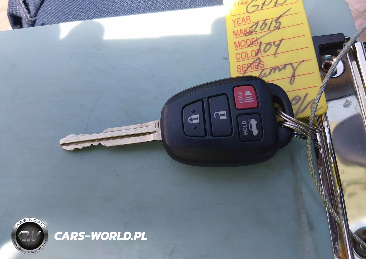 2015 Toyota Camry Le VIN:4T4BF1FKXFR492528 - 11