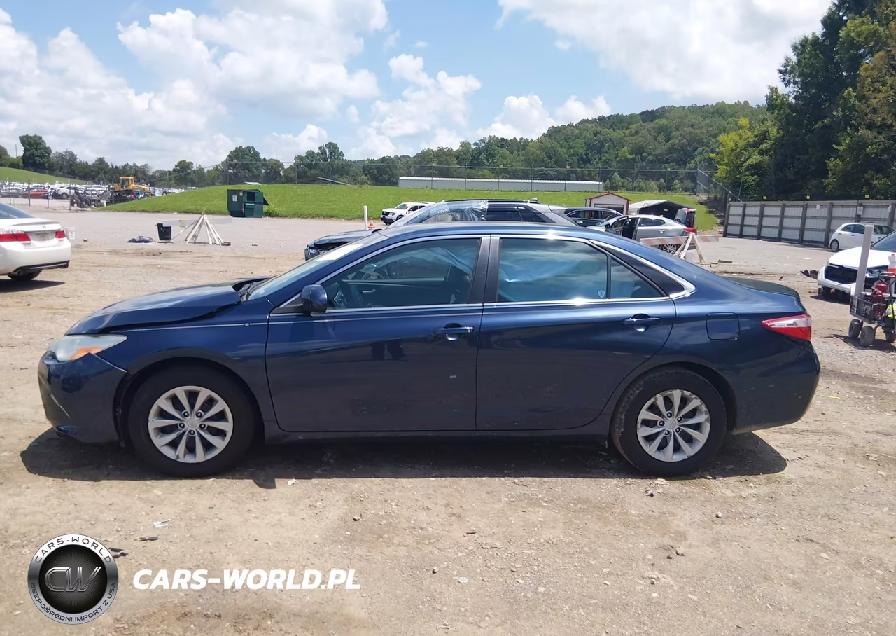2015 Toyota Camry Le VIN:4T4BF1FKXFR492528 - 14