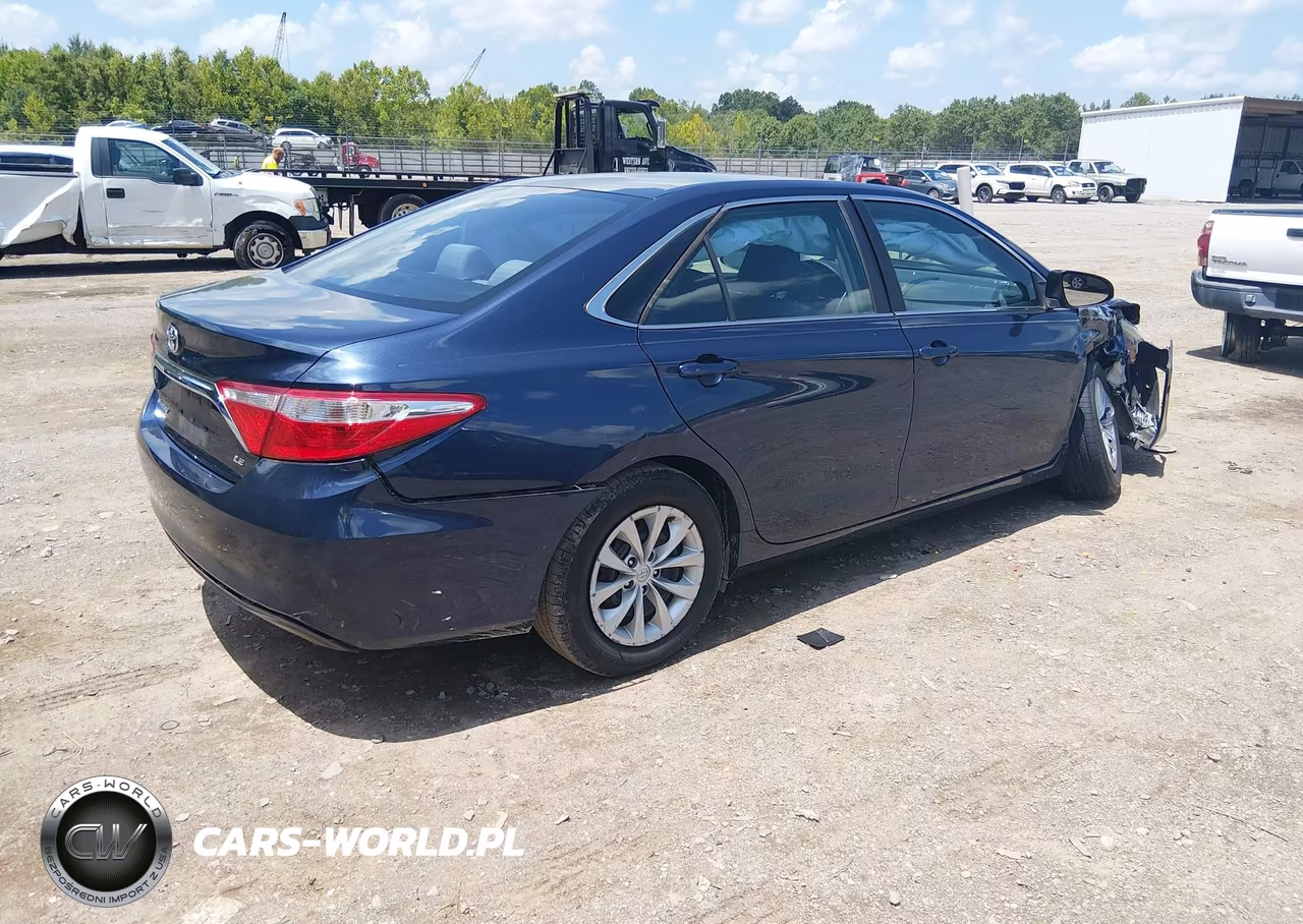 2015 Toyota Camry Le VIN:4T4BF1FKXFR492528 - 4