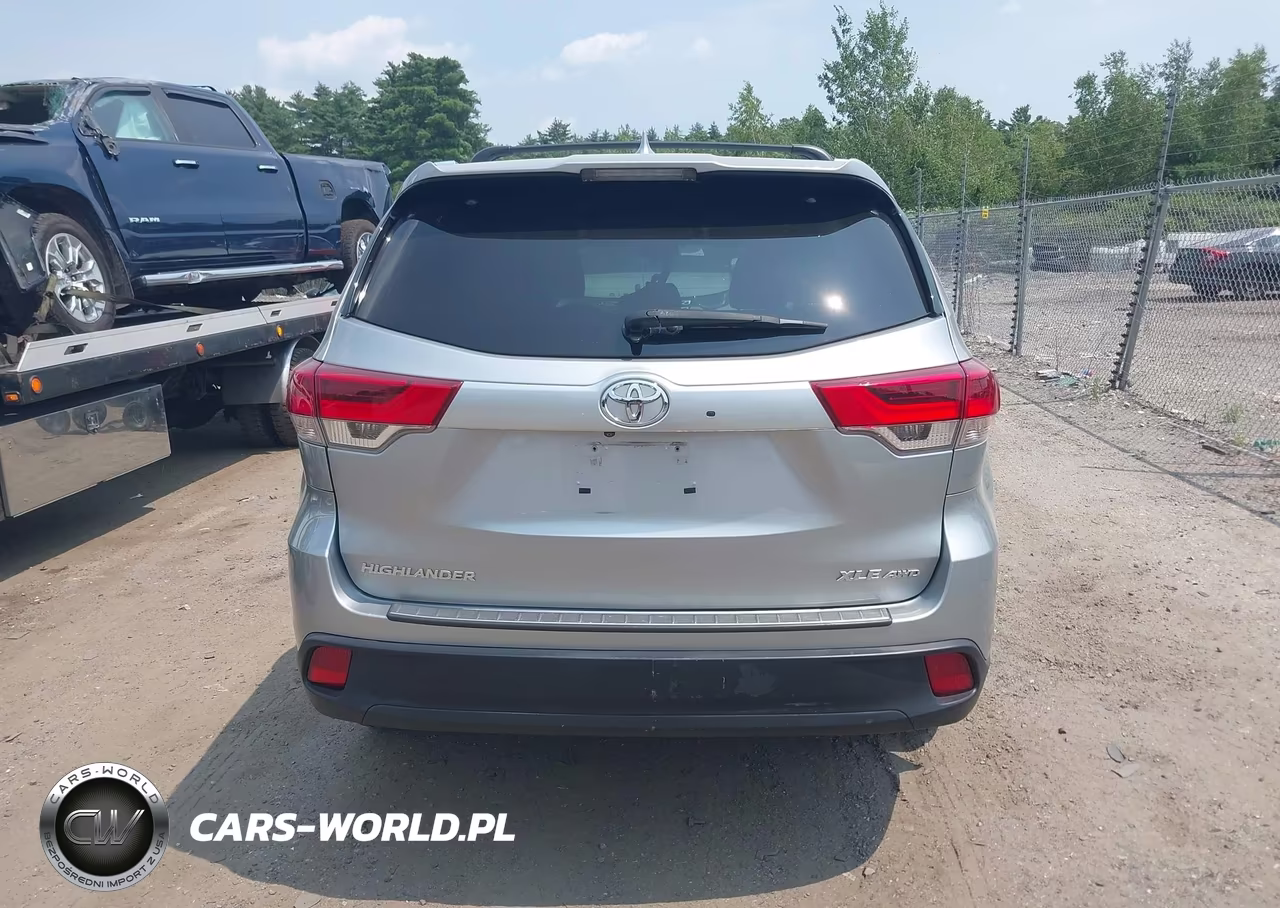 2017 Toyota Highlander Xle VIN:5TDJZRFH9HS478762 - 16