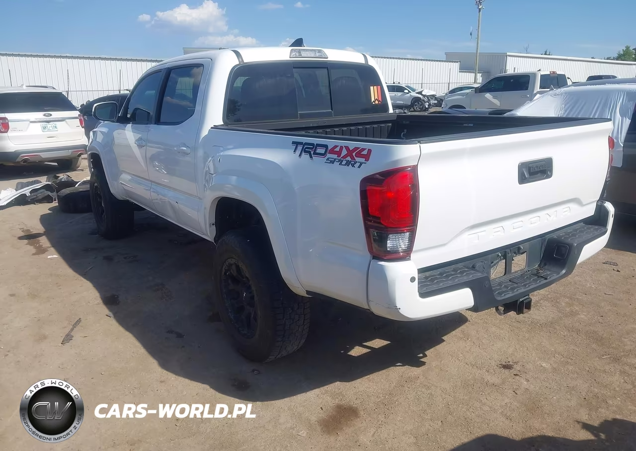 2018 Toyota Tacoma Trd Sport VIN:5TFCZ5AN2JX131126 - 3