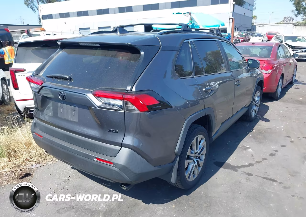 2022 Toyota Rav4 Xle Premium VIN:2T3C1RFV0NC186032 - 4