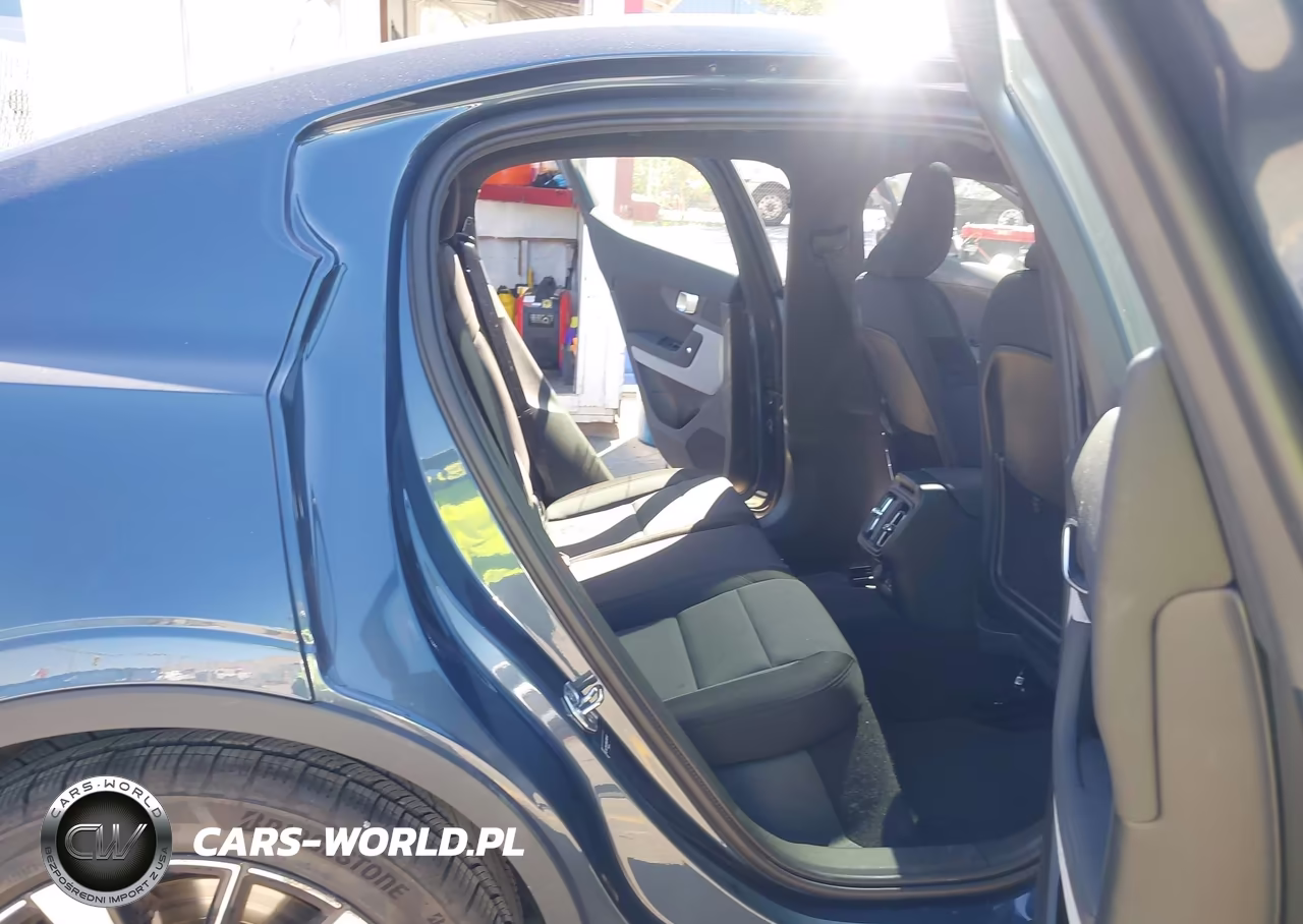 2021 Polestar 2 Launch Edition VIN:LPSED3KA6ML008442 - 8