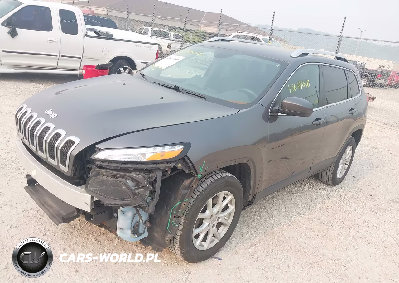 2015 Jeep Cherokee Latitude VIN:1C4PJMCSXFW565619 - 2