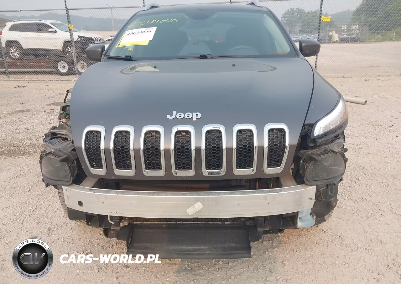 2015 Jeep Cherokee Latitude VIN:1C4PJMCSXFW565619 - 6