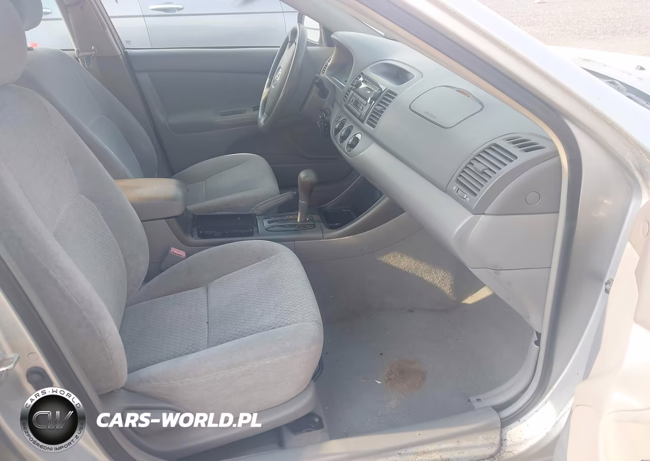 2003 Toyota Camry Le VIN:4T1BE32K03U702497 - 5