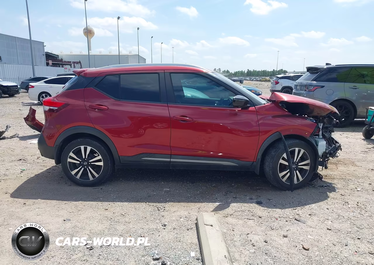 2019 Nissan Kicks Sr VIN:3N1CP5CU7KL532178 - 13
