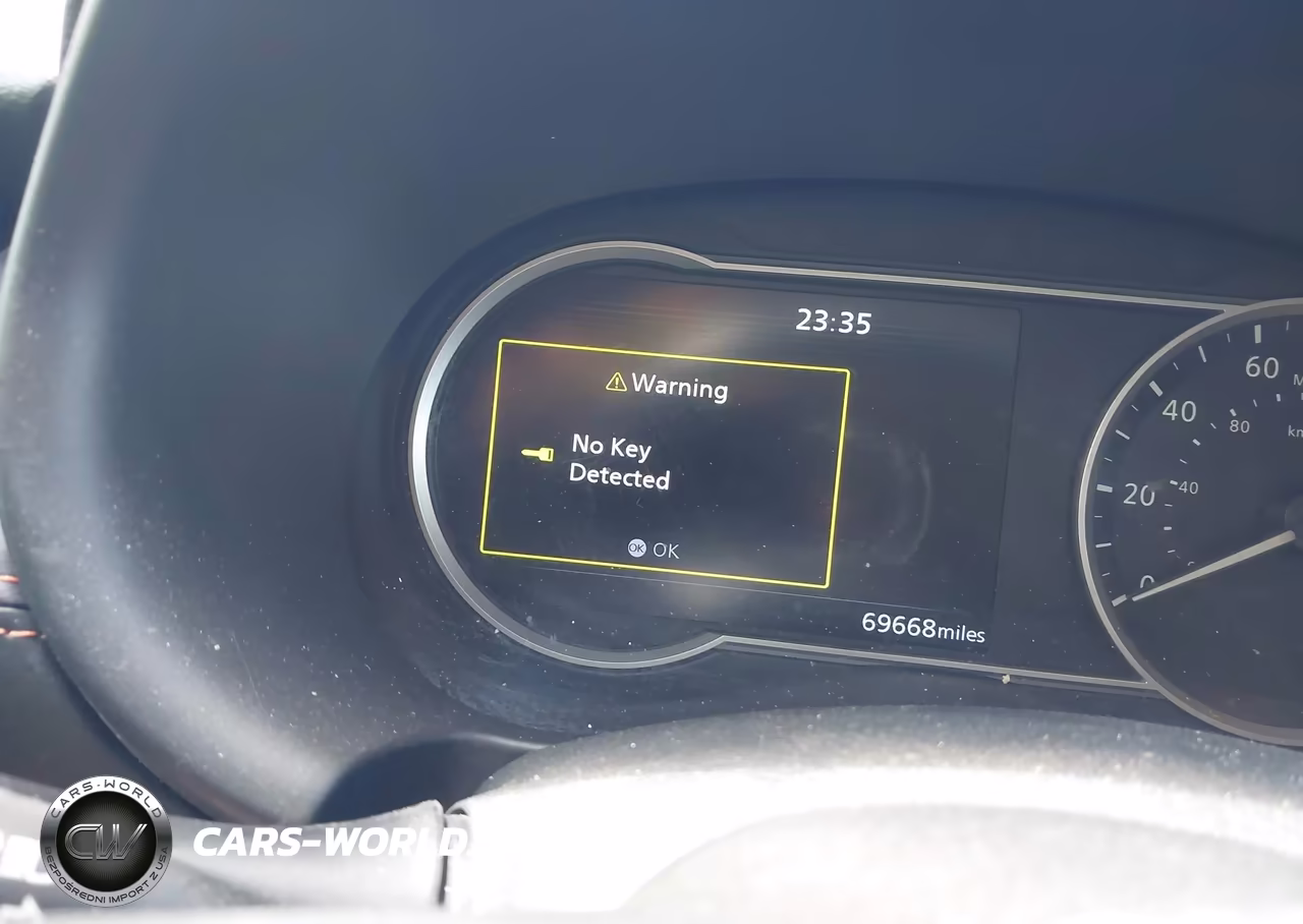 2019 Nissan Kicks Sr VIN:3N1CP5CU7KL532178 - 17