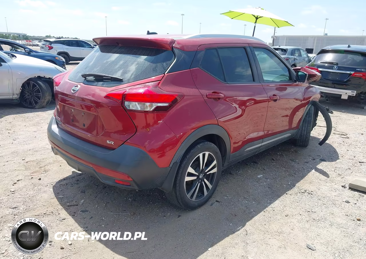 2019 Nissan Kicks Sr VIN:3N1CP5CU7KL532178 - 4