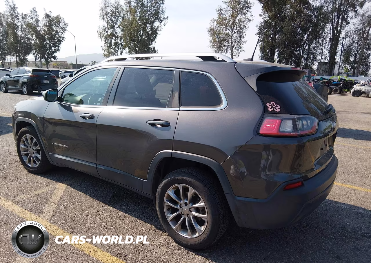 2019 Jeep Cherokee Latitude Plus Fwd VIN:1C4PJLLB1KD130214 - 3
