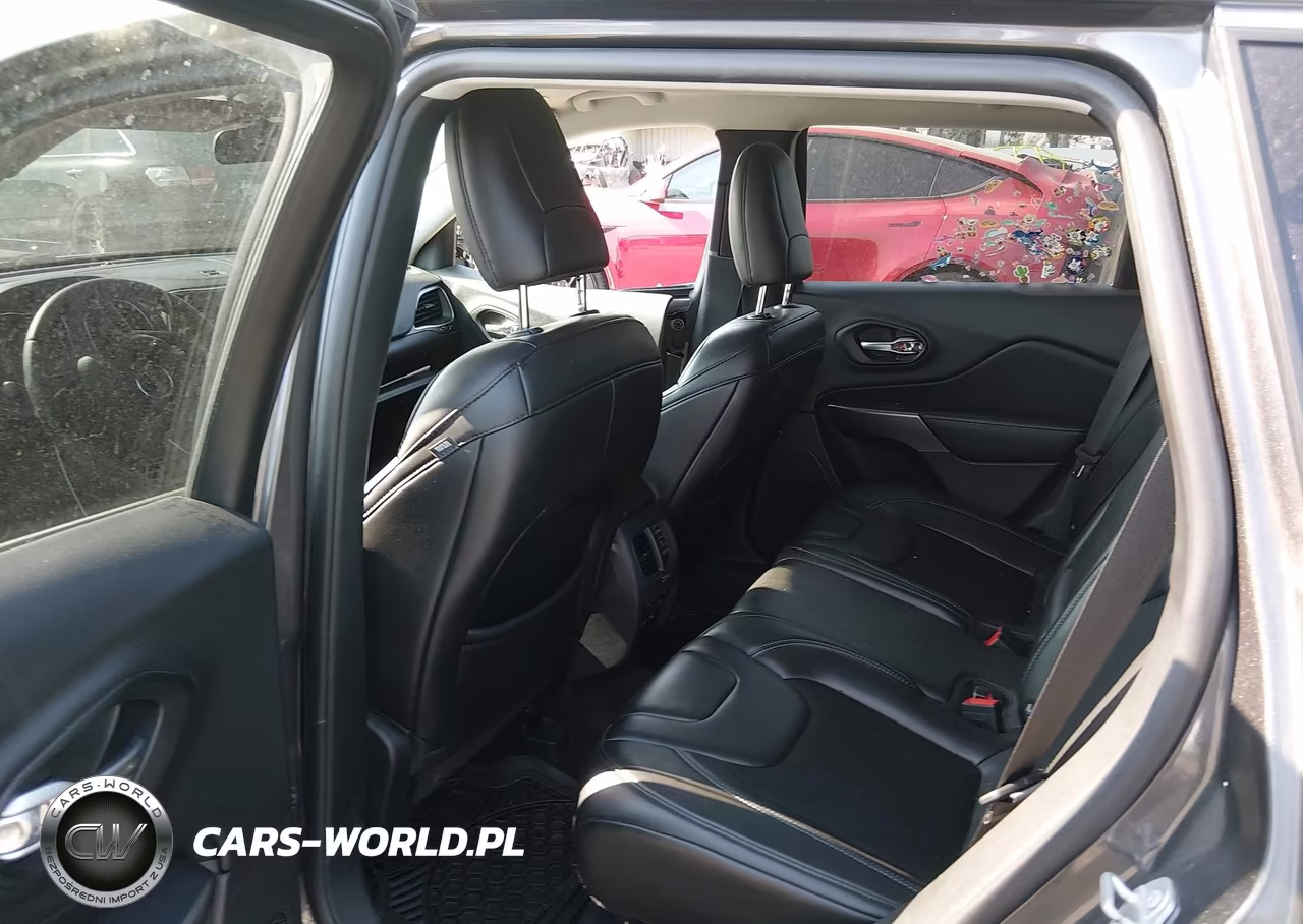 2019 Jeep Cherokee Latitude Plus Fwd VIN:1C4PJLLB1KD130214 - 8