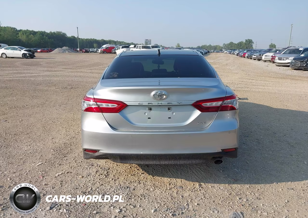 2018 Toyota Camry Xle VIN:4T1B11HK1JU037033 - 16
