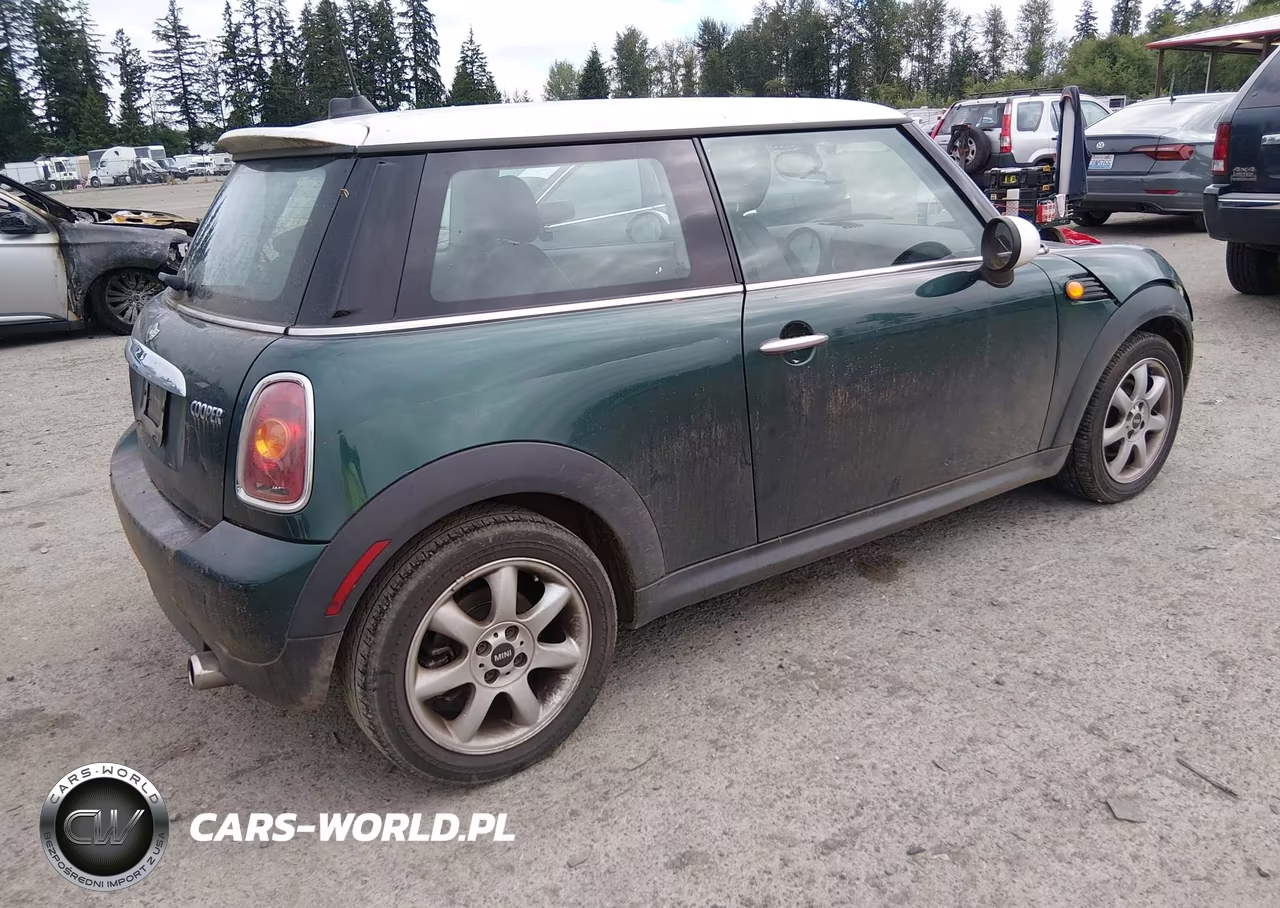 2007 Mini Cooper VIN:WMWMF33567TU60648 - 4