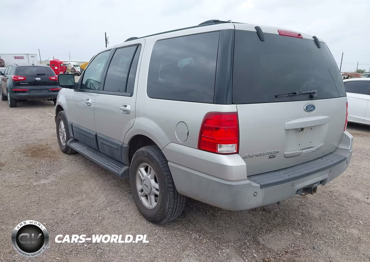 2003 Ford Expedition Xlt VIN:1FMPU15L83LB92116 - 3