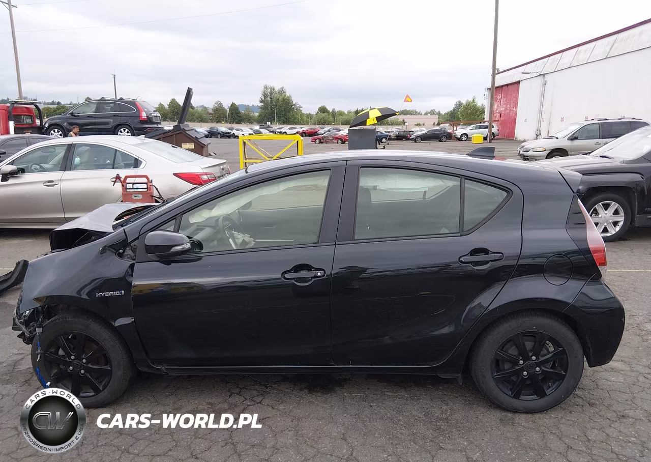 2016 Toyota Prius C Persona Series VIN:JTDKDTB36G1118788 - 14
