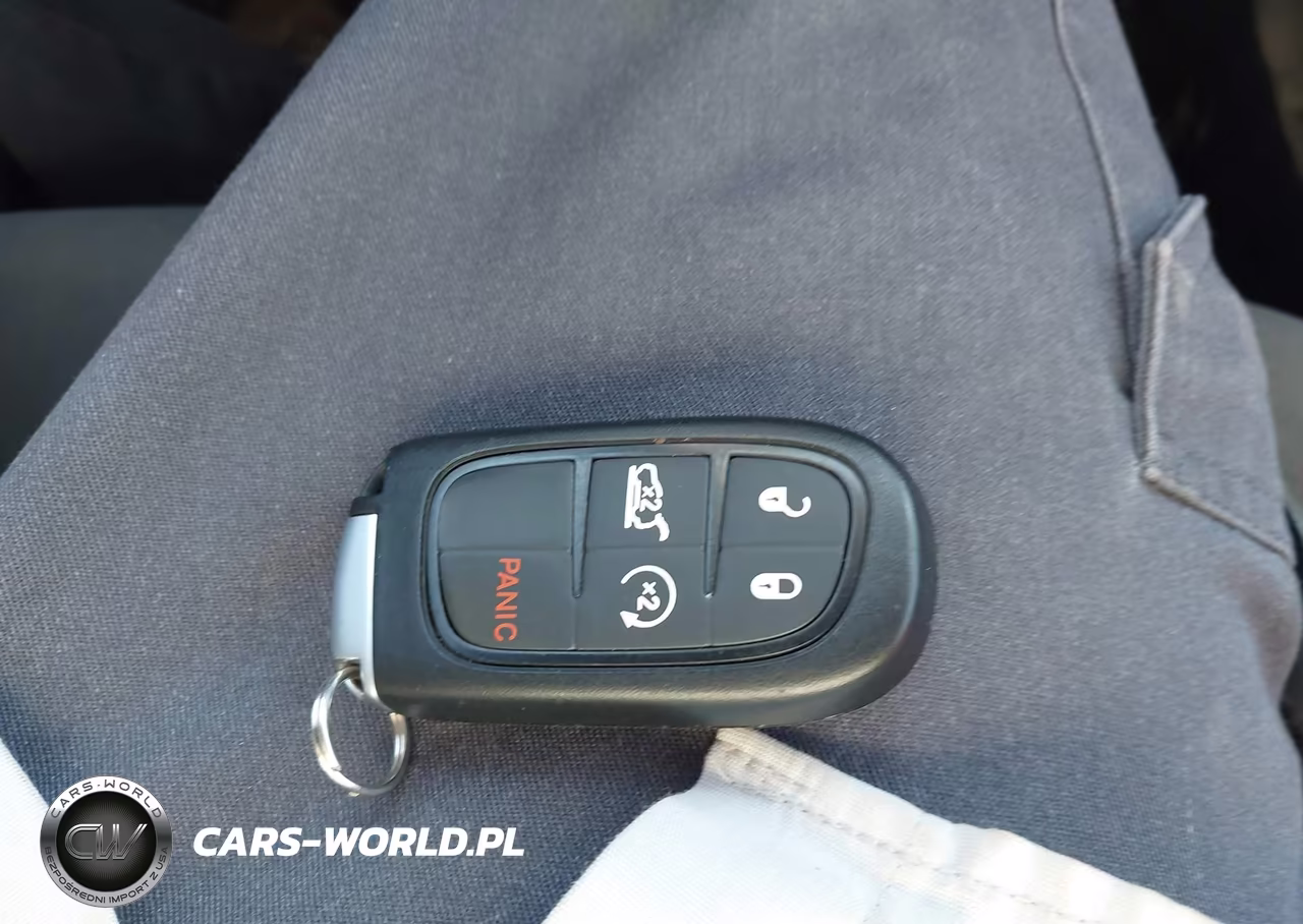 2021 Jeep Cherokee Latitude Lux 4X4 VIN:1C4PJMMX6MD100581 - 11
