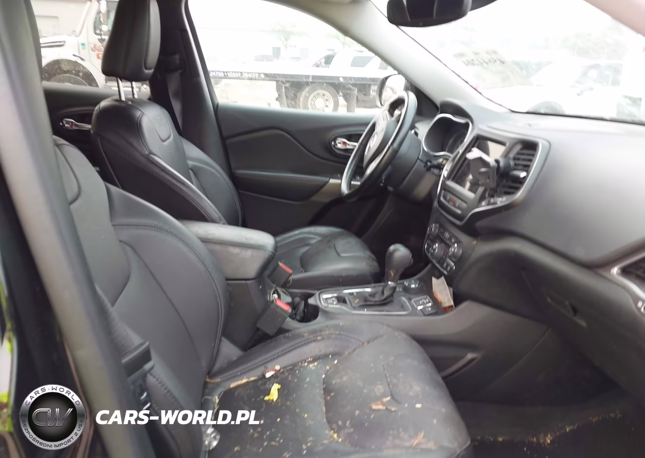 2021 Jeep Cherokee Latitude Lux 4X4 VIN:1C4PJMMX6MD100581 - 5