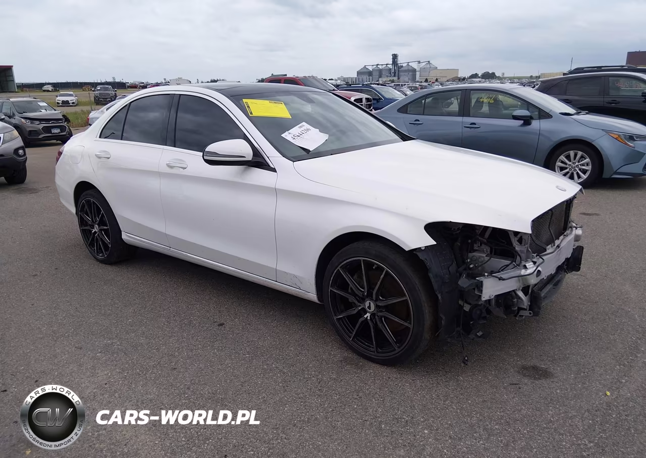 2017 Mercedes-Benz C 300 4Matic – zdjęcie 1 z 17