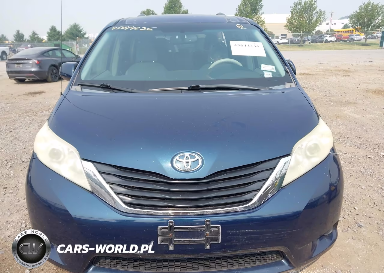 2011 Toyota Sienna Le V6 VIN:5TDKK3DC0BS156600 - 12