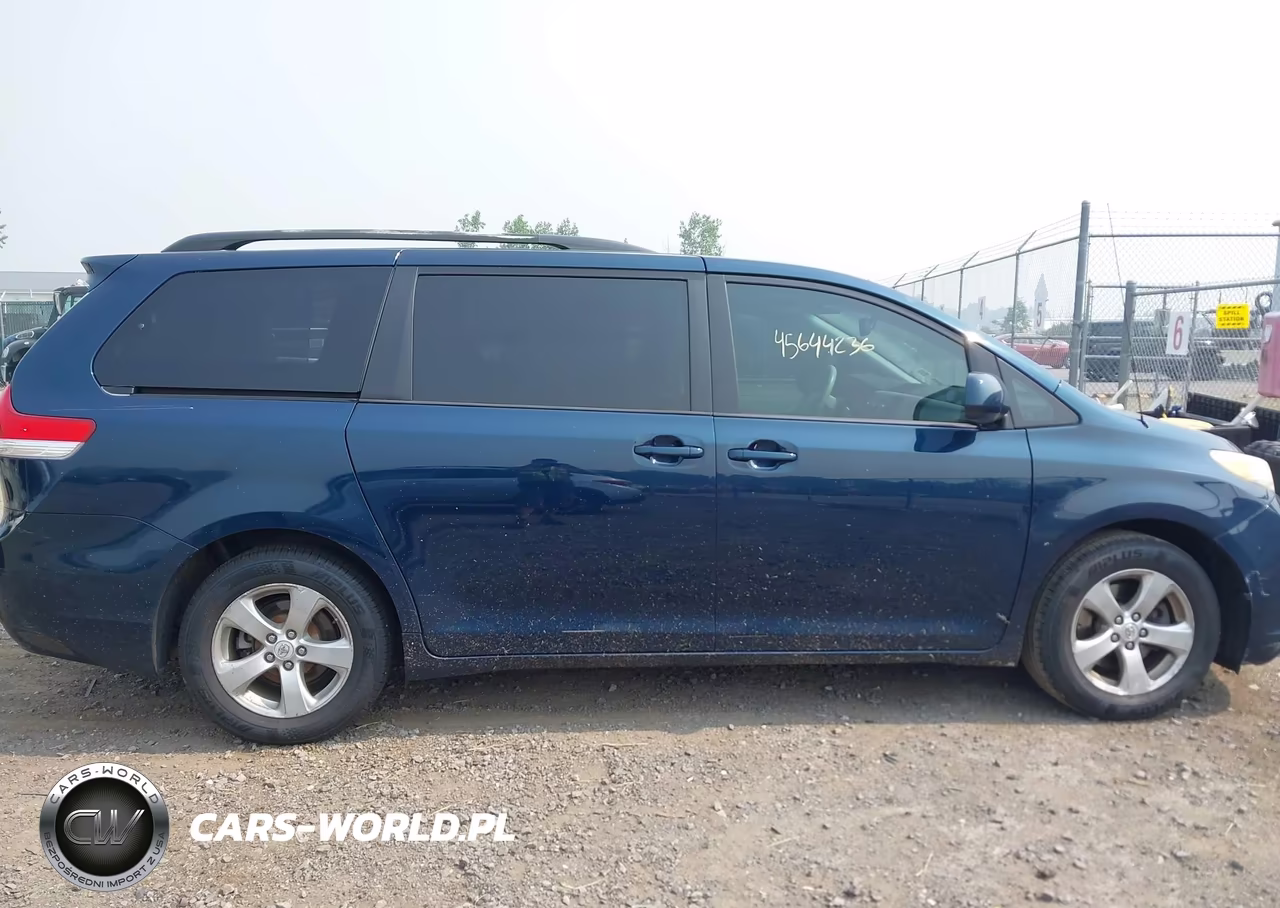 2011 Toyota Sienna Le V6 VIN:5TDKK3DC0BS156600 - 13