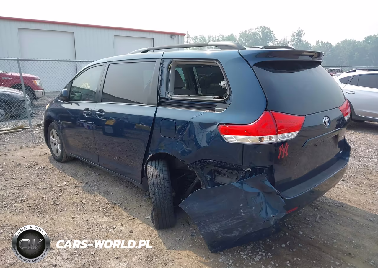 2011 Toyota Sienna Le V6 VIN:5TDKK3DC0BS156600 - 3