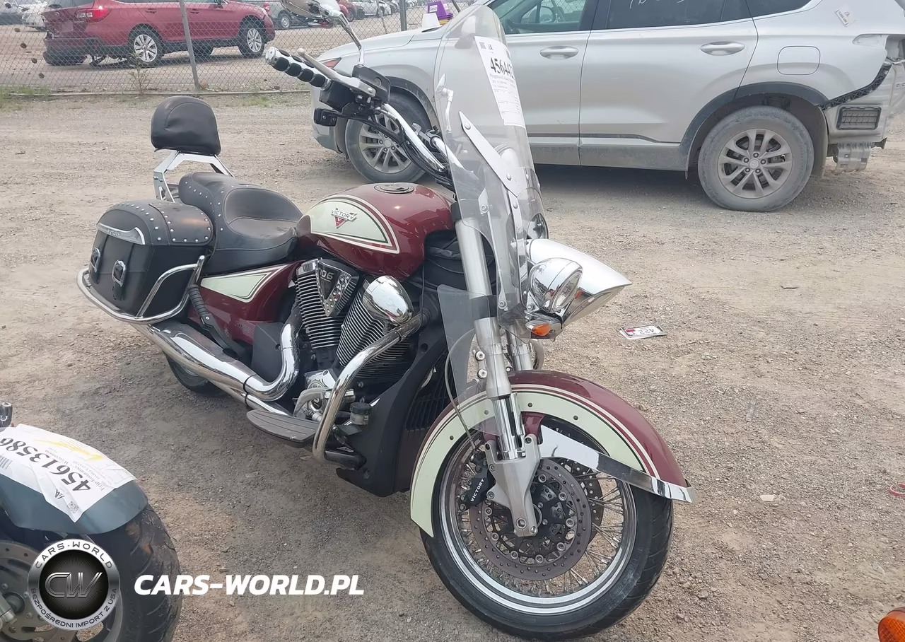 2013 Victory Motorcycles Cross Roads Classic VIN:5VPBW36N3D3015884 - 1