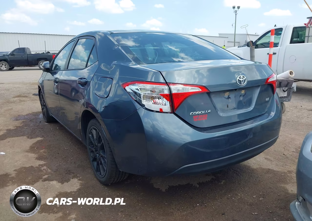 2016 Toyota Corolla Le VIN:5YFBURHE6GP427717 - 3