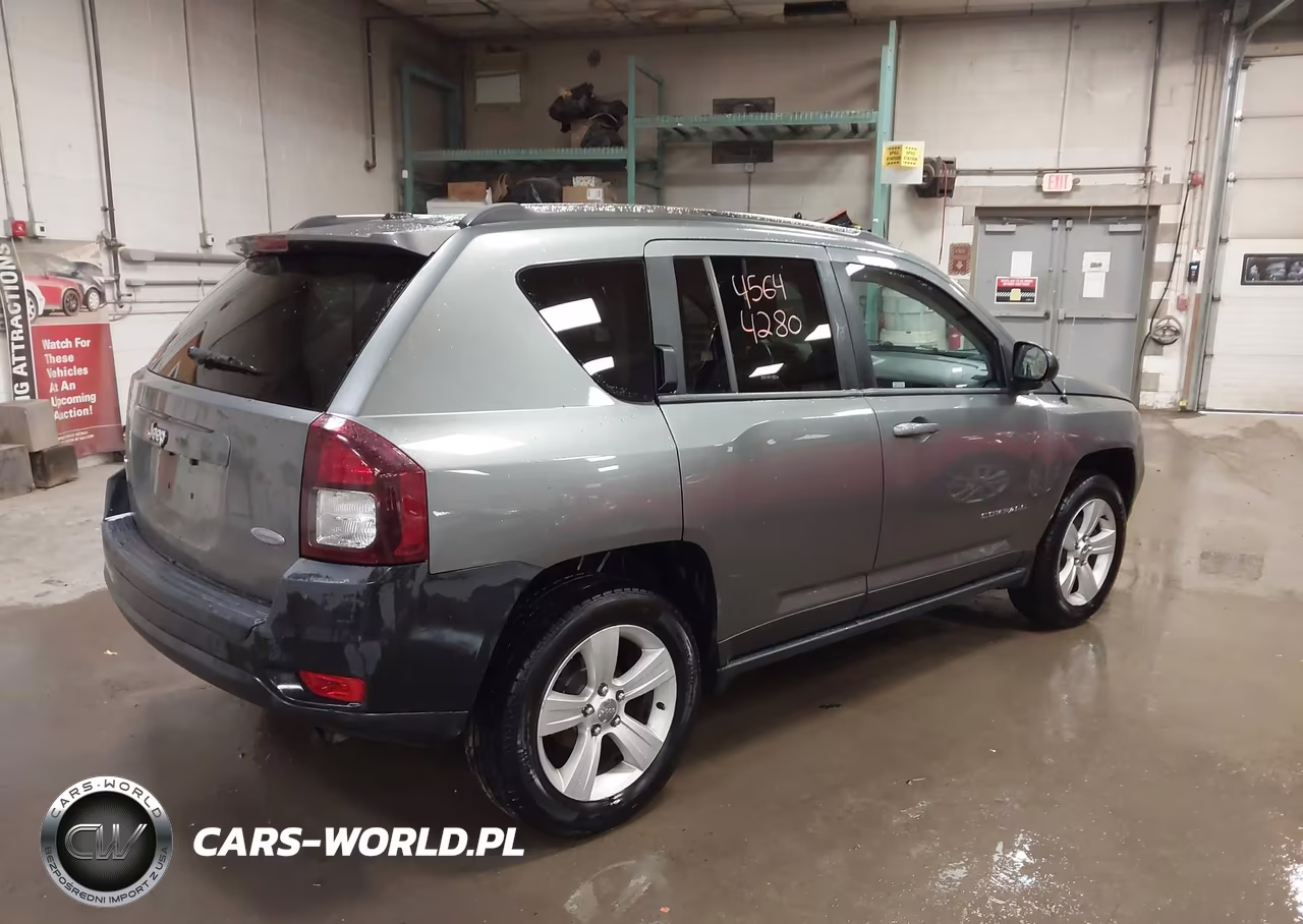 2014 Jeep Compass Latitude VIN:1C4NJDEB4ED532825 - 4