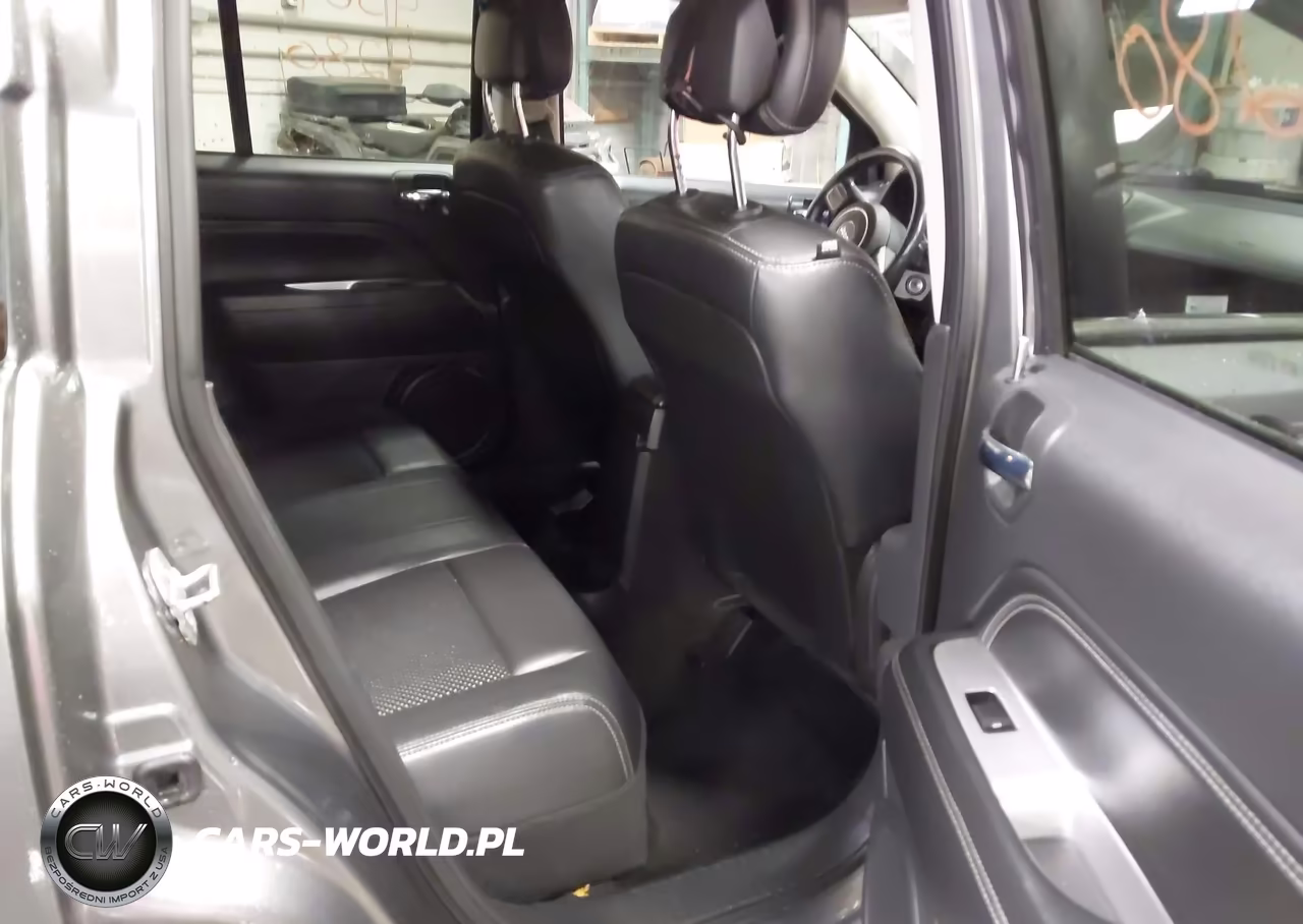 2014 Jeep Compass Latitude VIN:1C4NJDEB4ED532825 - 8