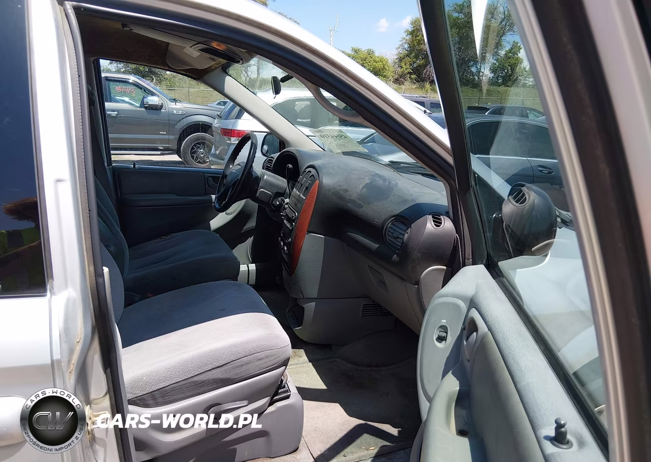 2005 Chrysler Town & Country Lx VIN:2C4GP44R65R243335 - 5