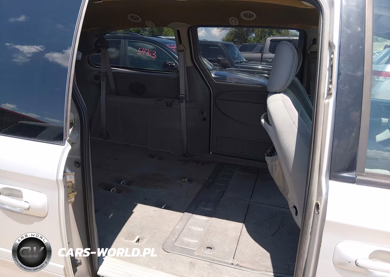 2005 Chrysler Town & Country Lx VIN:2C4GP44R65R243335 - 8