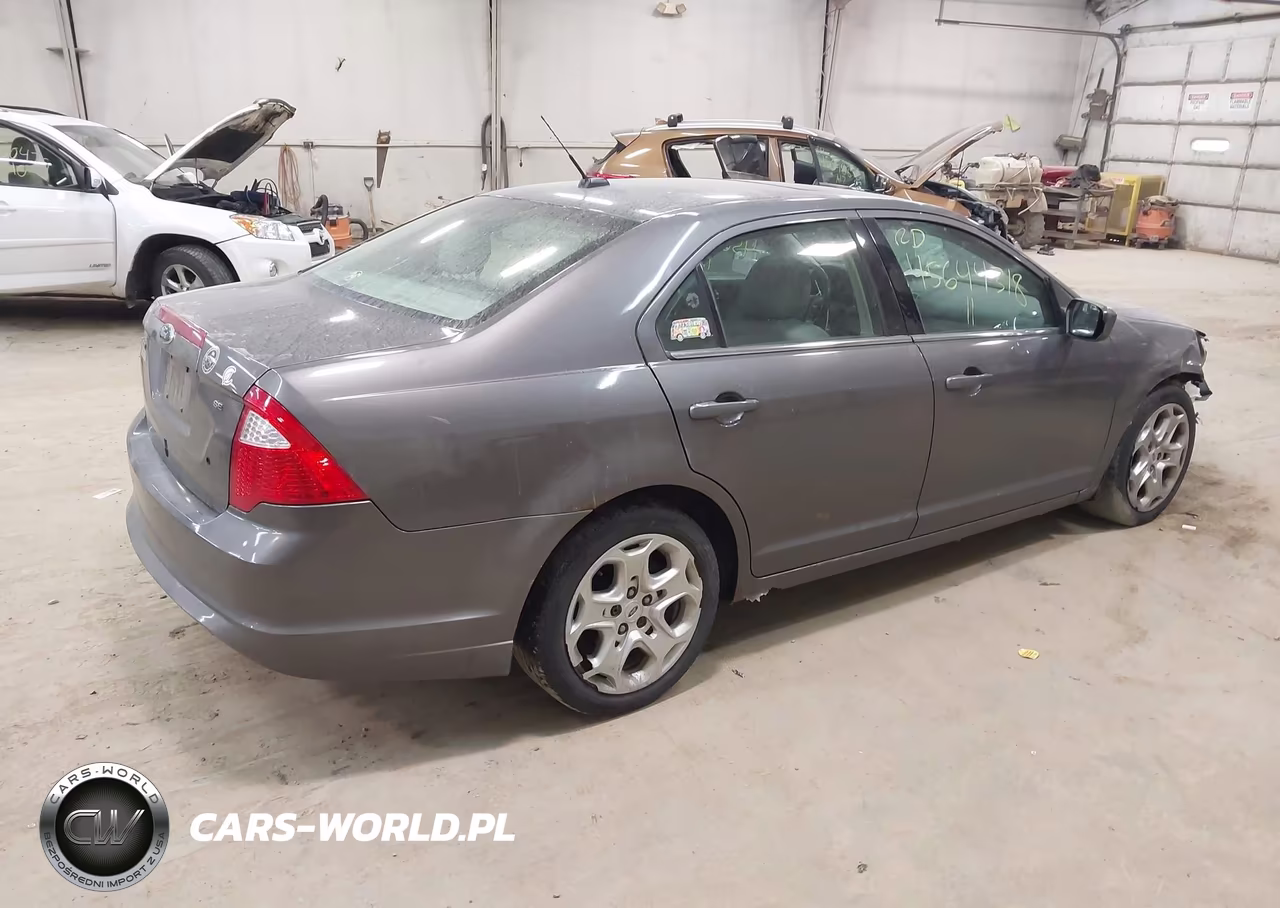 2011 Ford Fusion Se VIN:3FAHP0HA2BR328041 - 4