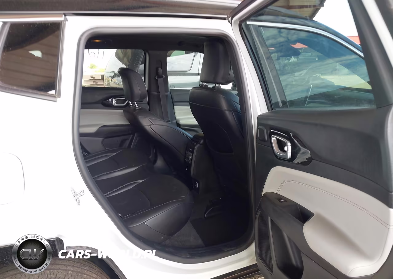 2025 Jeep Compass Limited 4X4 VIN:3C4NJDCN6ST615935 - 8