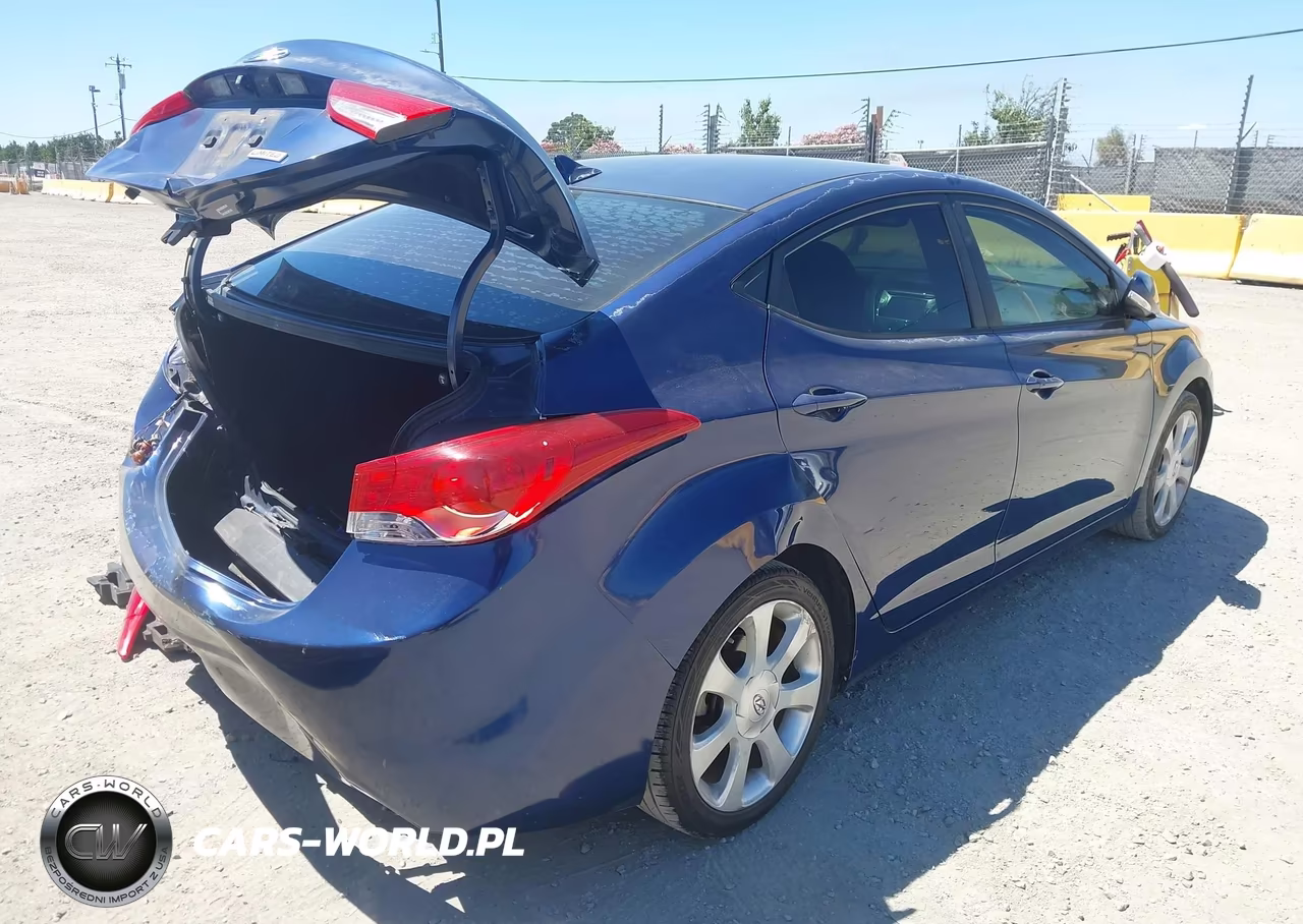 2013 Hyundai Elantra Limited VIN:KMHDH4AE8DU689243 - 4