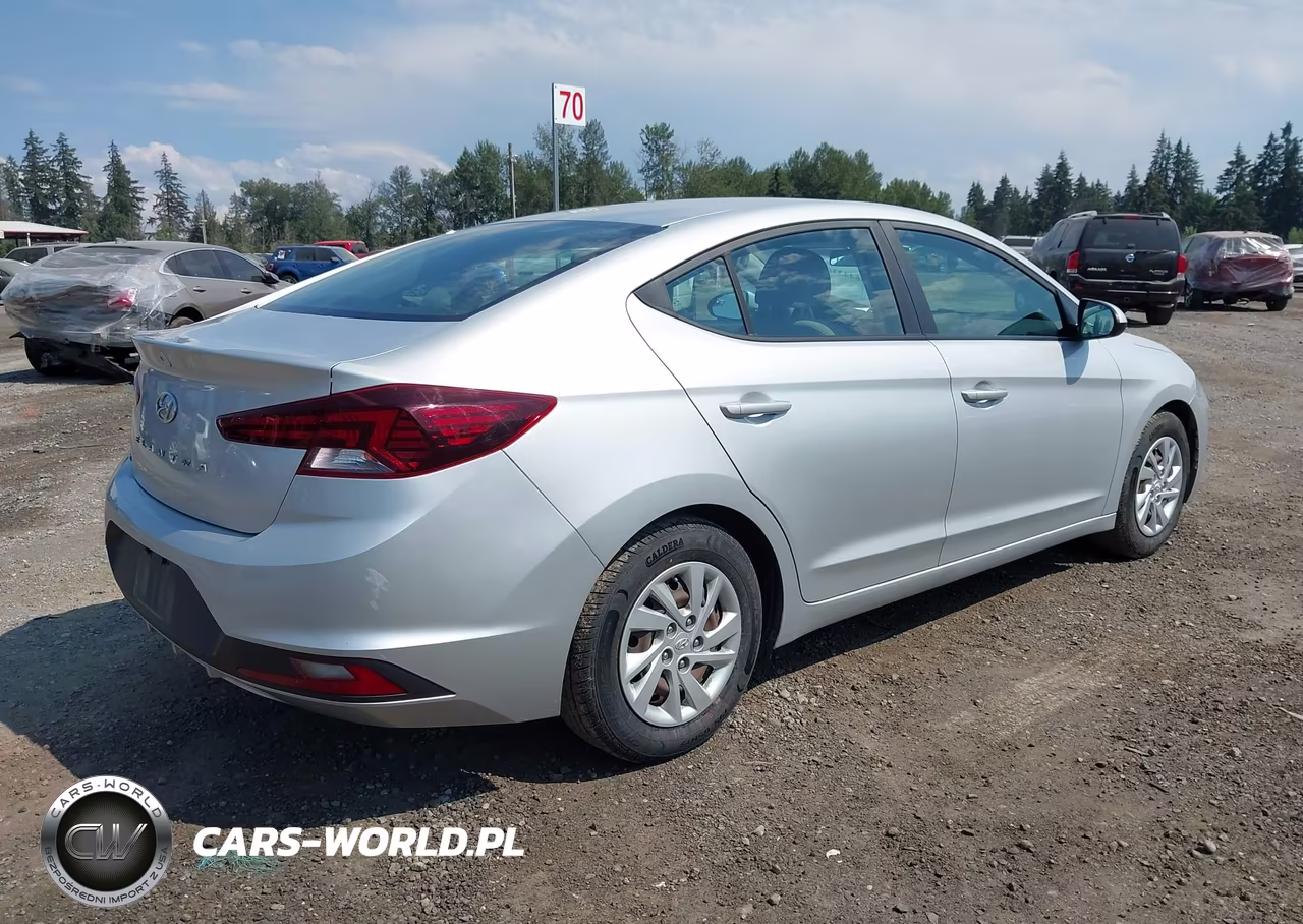 2019 Hyundai Elantra Se VIN:5NPD74LF3KH487074 - 4