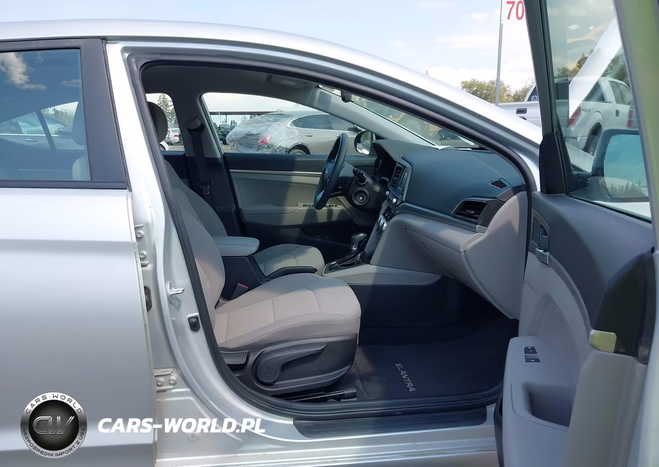 2019 Hyundai Elantra Se VIN:5NPD74LF3KH487074 - 5