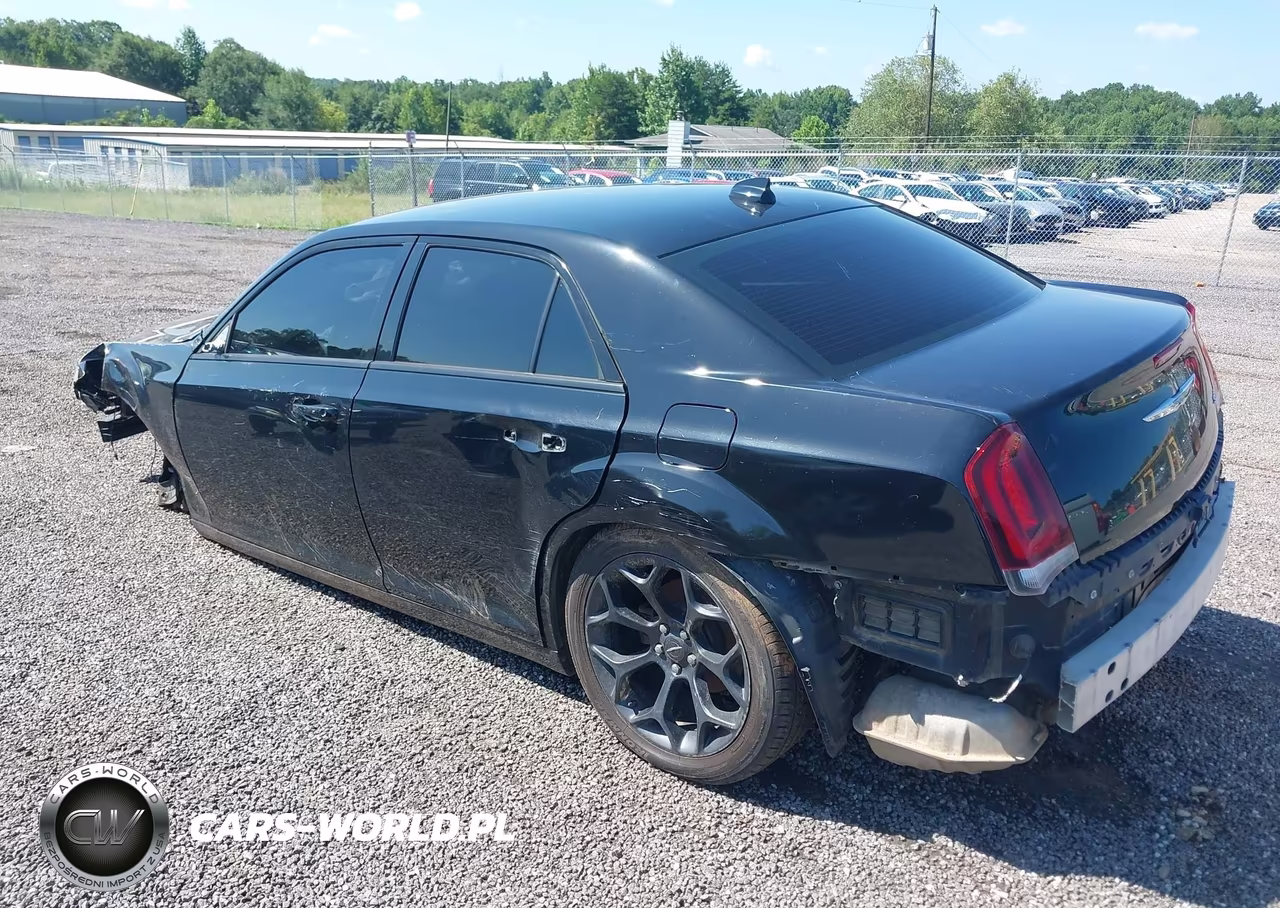 2019 Chrysler 300 S VIN:2C3CCABG5KH516944 - 3