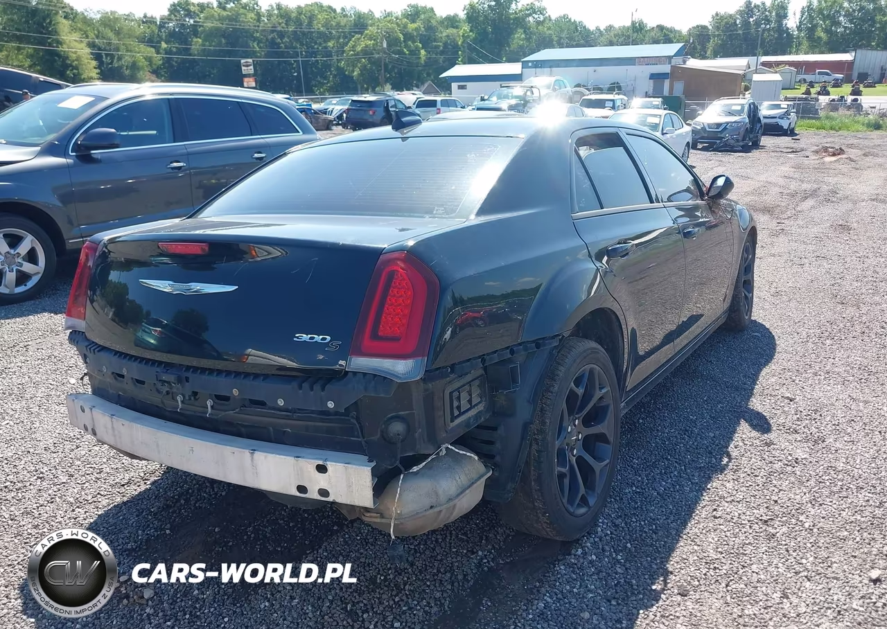 2019 Chrysler 300 S VIN:2C3CCABG5KH516944 - 4