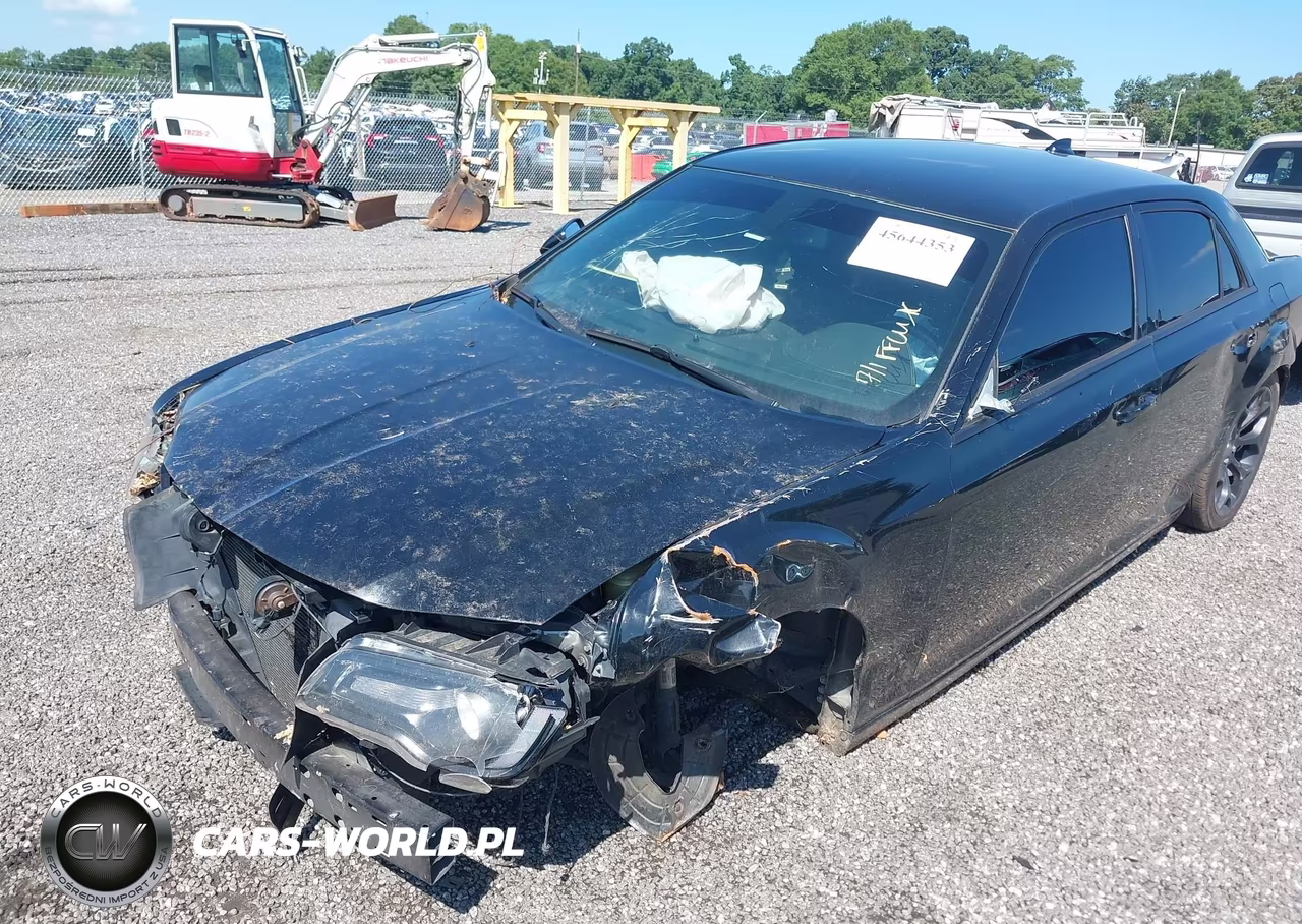 2019 Chrysler 300 S VIN:2C3CCABG5KH516944 - 6