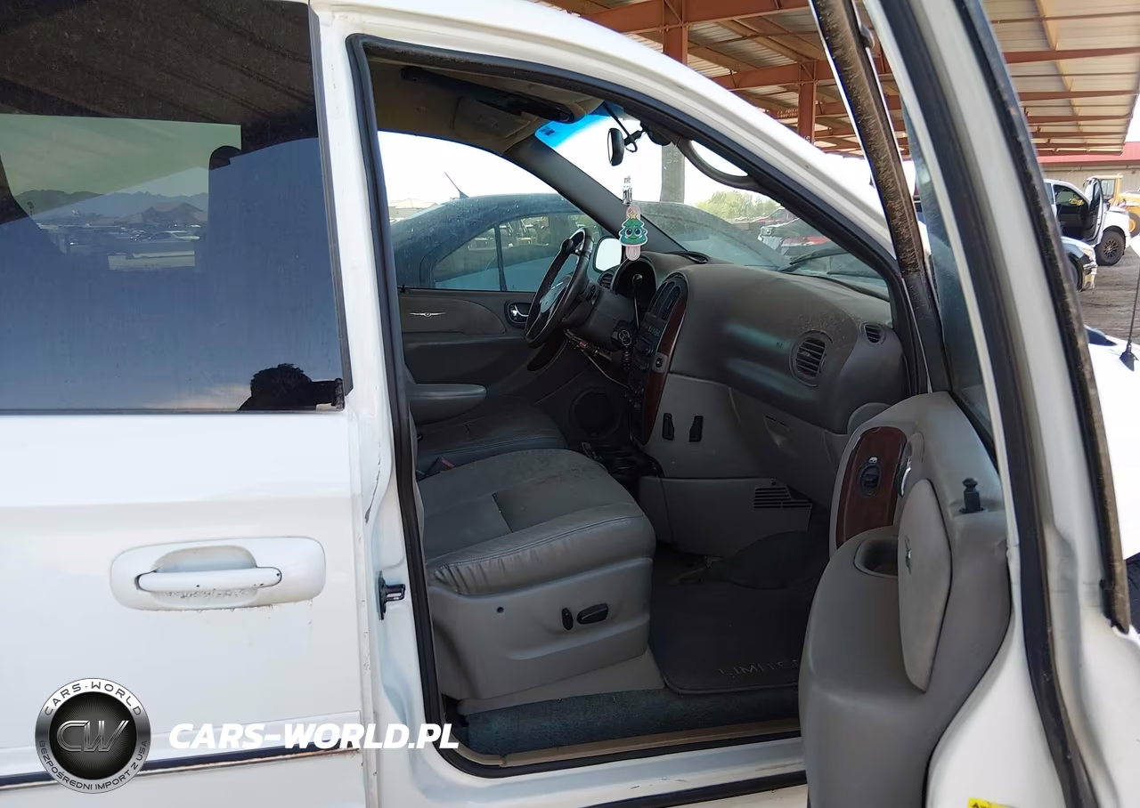 2002 Chrysler Town & Country Limited VIN:2C8GP64L52R533230 - 5