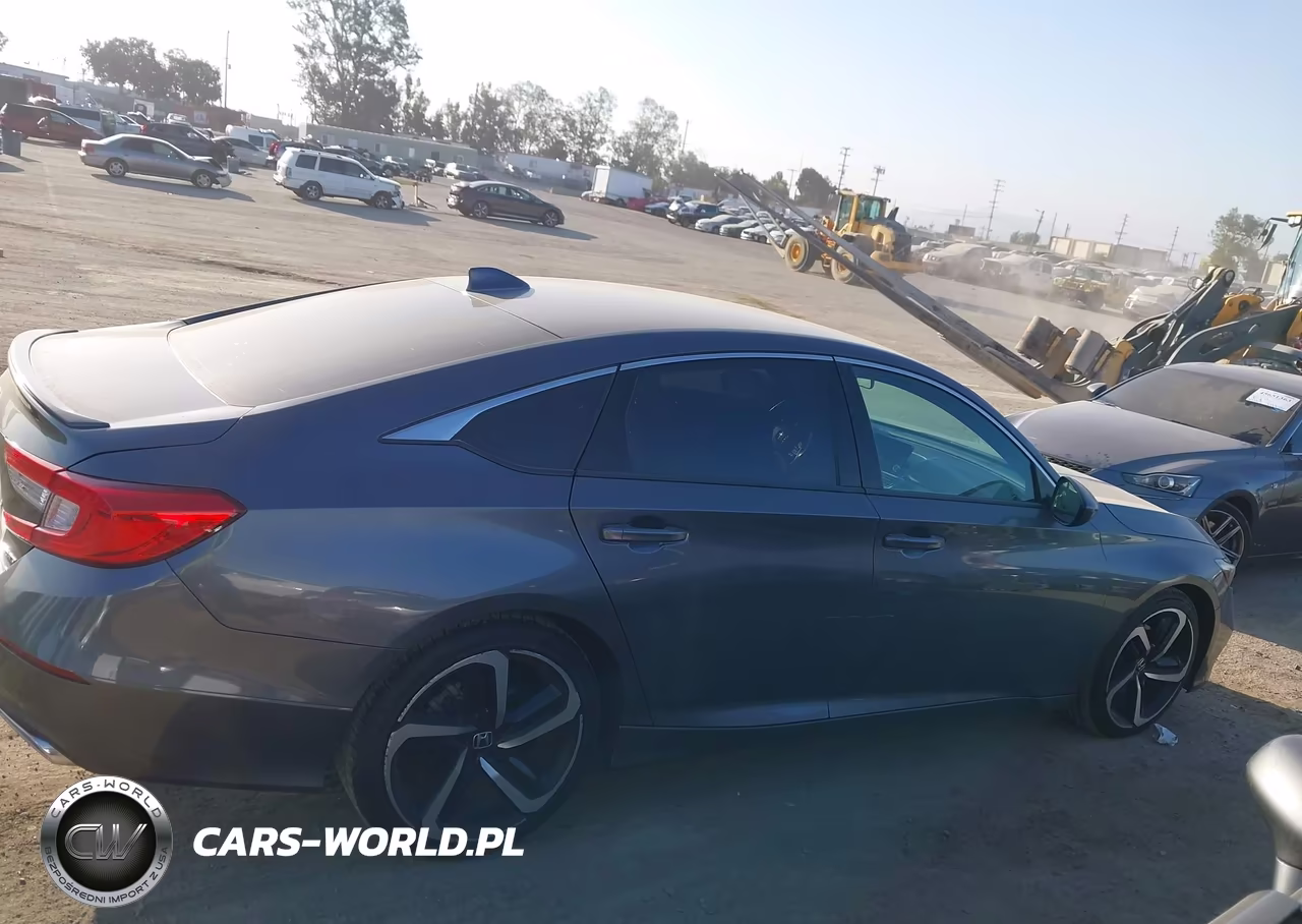 2018 Honda Accord Sport VIN:1HGCV1F32JA036274 - 13