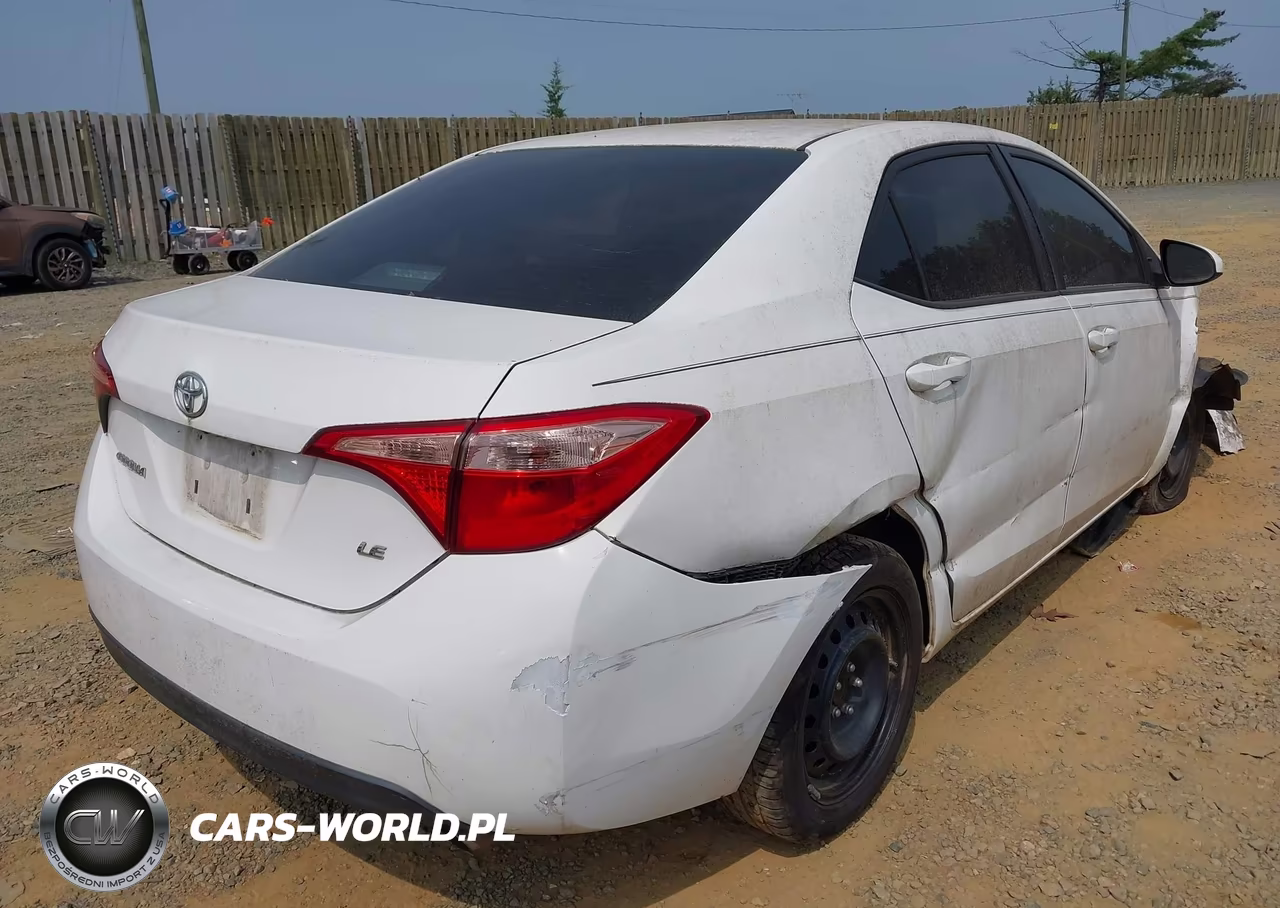 2017 Toyota Corolla Le VIN:2T1BURHE8HC884479 - 4